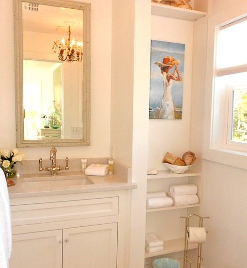 White Beach Cottage Bathroom