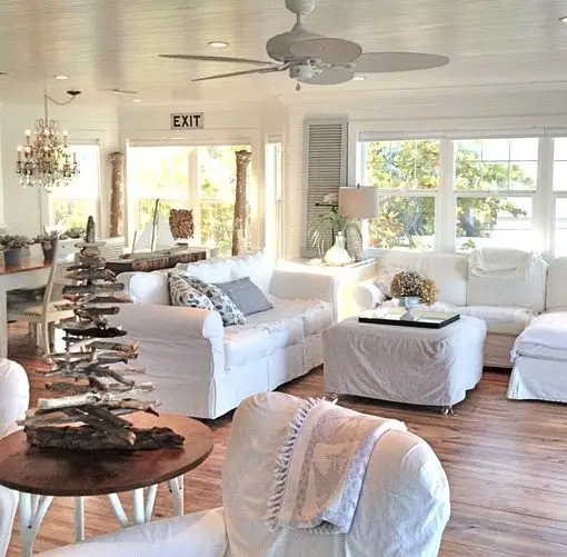 White Beach Cottage Living Room