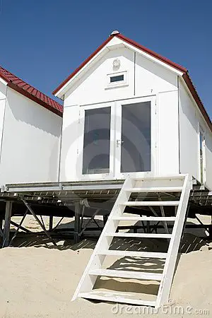 small-white-beach-house-2292879