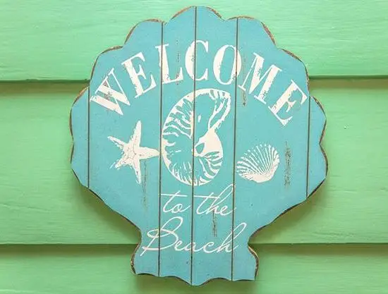 Welcome to the Beach Welcome Seashell Sign
