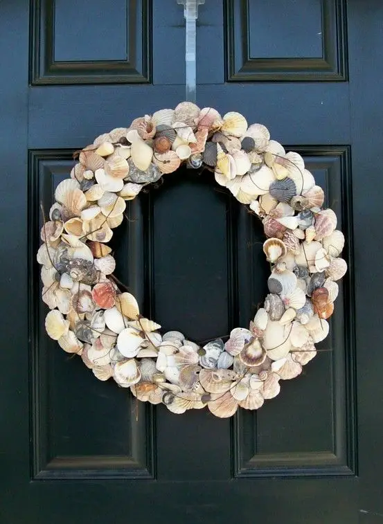 21 Ways to Use Wreaths to Decorate Your Beach House - Beach Bliss Living