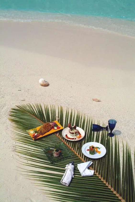 19 Fabulous Beach Picnic Ideas - Beach Bliss Living